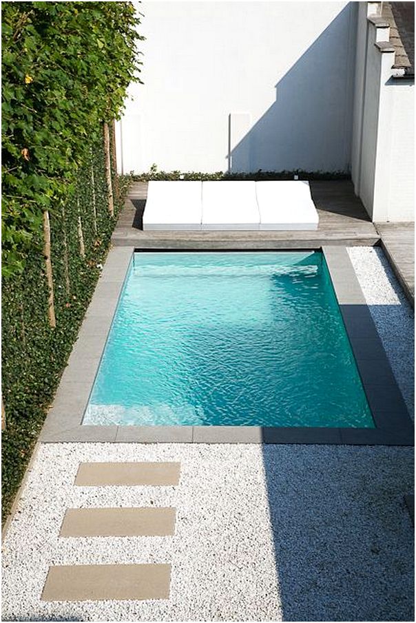Kolam Renang Minimalis Belakang Rumah
