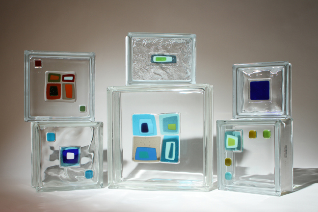 Model Glass Block Dinding
